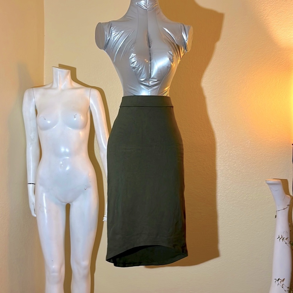 Stretchy dark green pencil skirt, S